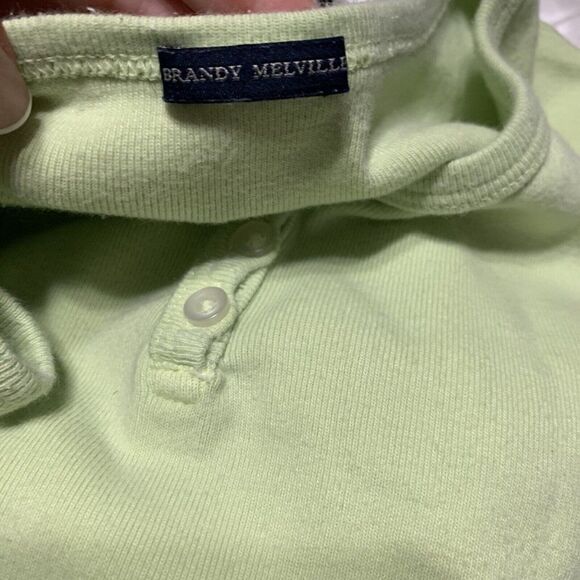 Brandy Melville pastel green ashlyn short sleeve crop t shirt top - Picture 2 of 3